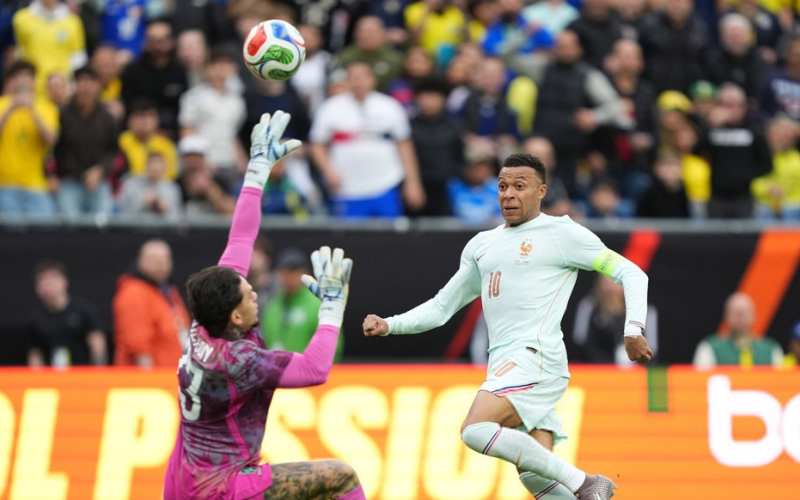 Mbappe mở tỷ số cho tuyển Pháp