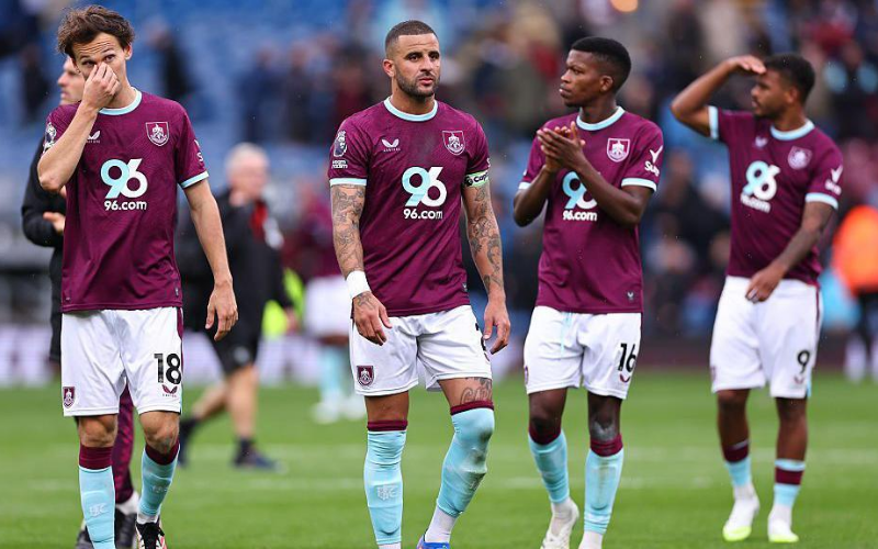 Burnley vẫn dễ bị cuốn vào thế trận của đối thủ