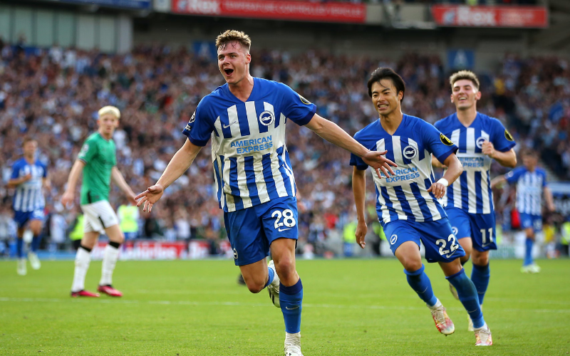 Brighton & Hove Albion tiếp tục thể hiện bản sắc với lối chơi kiểm soát bóng và triển khai tấn công mạch lạc