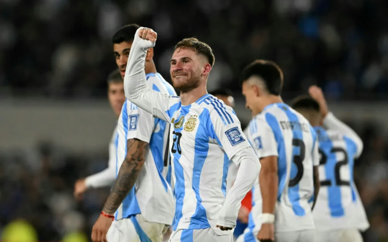 Sự linh hoạt chết chóc của "Tắc kè hoa" Argentina