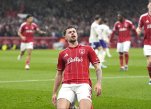 Aston Villa bị Nottingham Forest cầm hòa 1-1: Tự đánh rơi chiến thắng trong cuộc đua then chốt